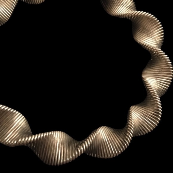 Jewelry - Vintage Slinky Like Metal Coil Stretchy Bracelets - Picture 8 of 8